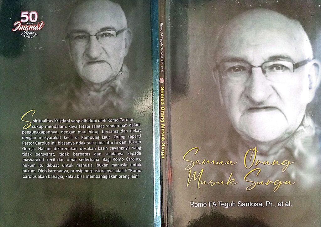 TEKS RESENSI BUKU :  SEMUA ORANG MASUK SURGA