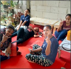 LIBURAN BERMAKNA PUTRI PAPUA MERASAKAN KEHANGATAN IDUL FITRI DI DESA CINANGSI pict2.
