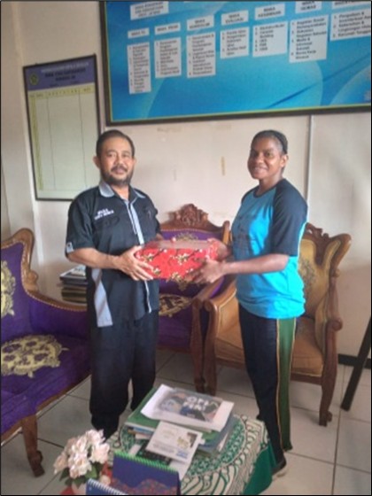 PENGHARGAAN UNTUK PRESTASI DAN KUNJUNGAN SUPERVISI TIM PACE KE ASRAMA PUTRI PAPUA PICT2.
