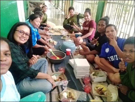 PENGHARGAAN UNTUK PRESTASI DAN KUNJUNGAN SUPERVISI TIM PACE KE ASRAMA PUTRI PAPUA PICT3.