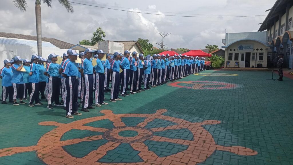 SEMANGAT BARU DI LAPANGAN AMN: MPLS SMA YOS SUDARSO CILACAP TAHUN AJARAN 2025/2026