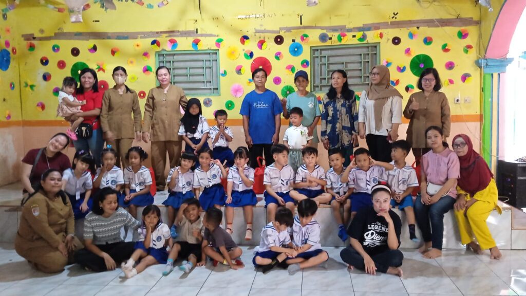 TK YOS SUDARSO MAJENANG GELAR AKSI PASKAH, TANAMKAN NILAI KEPEDULIAN SEJAK DINI